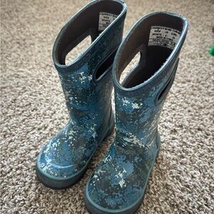 Size 8 Blue Bog Boots